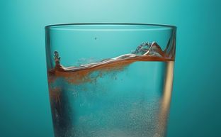 Đun sôi nước có thể loại bỏ được 80% lượng hạt vi nhựa