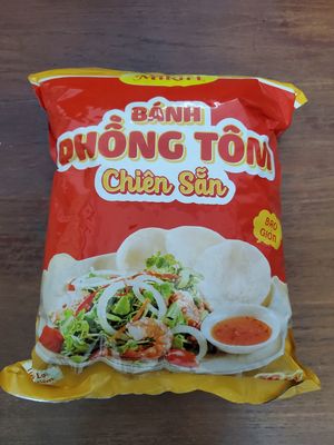 Hãng bánh phồng tôm này coi bộ tâm lý lão bão ghê ta ra cái bịch tận 125gr luôn chắc hãng hay xem...