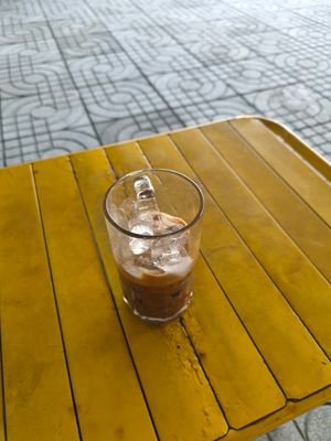 Cà phê thôi anh em.