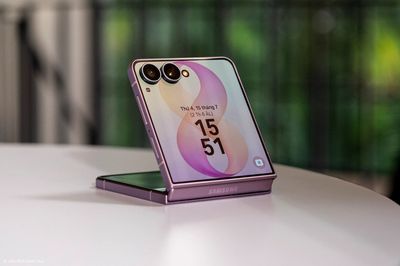 Theo 9to5google, dòng Galaxy Z Flip có thể đang đứng trước áp lực từ chính Galaxy Z Fold 8....
