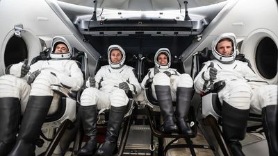 NASA hoãn phóng Crew-13 vì rò rỉ trên tàu Dragon