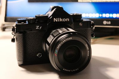 Nikon Zf và lens Voigtlander Apo-Lanthar 35mm f/2 ngàm Z