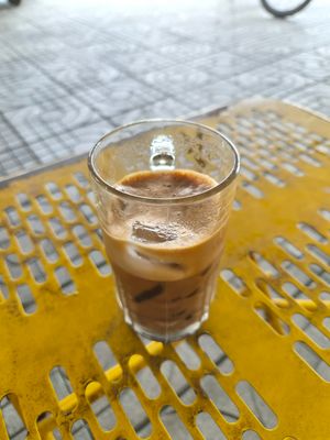 Mới sáng trời nó mưa dầm rồi.