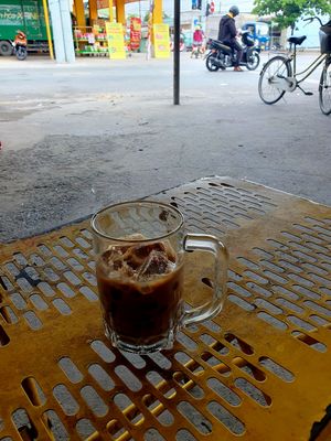 Trời hôm nay mát ngồi cà phê chill.