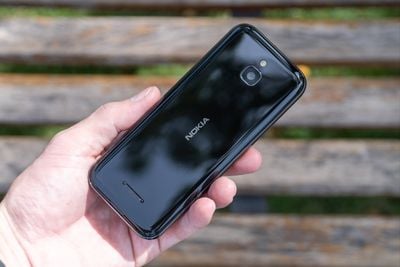 Nokia 8000 4G-5.jpg