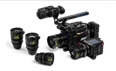 Đội hình quay phim cưới mà như này thì cát-xê cỡ nào nhỉ anh chị em? :D