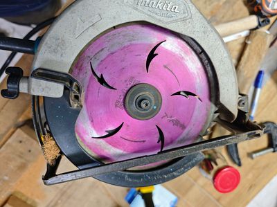 Mình phát hiện một điều thú vị, cái lưỡi cưa này mình mua trong đống đồ bãi Nhật, lưỡi rất bén,...