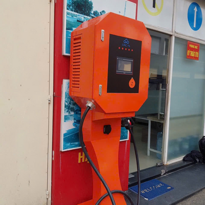SOLAR Z HỢP TÁC CMC RA MẮT TRẠM SẠC XE ĐIỆN HIỆN ĐẠI TỰ SẢN XUẤT