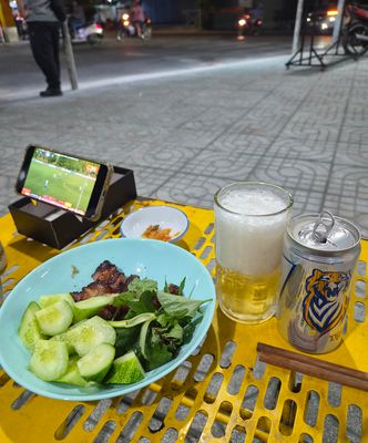 Làm vài lon