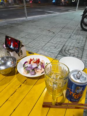 Làm vài lon