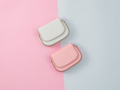 Ví Xuka với 2 màu da mới.