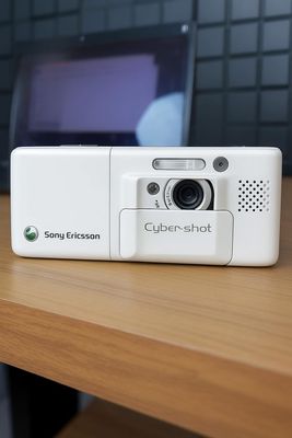 Vẫn còn 1 em cất tủ