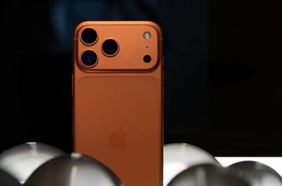 i wanna but the iphone 17 pro max what are ur reviews guys ?