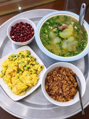 Ăn cơm tối thôi anh chị em