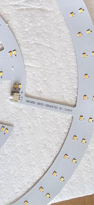 Nó QC là 72W mà tối thui, mình ước lượng dưới 30W.