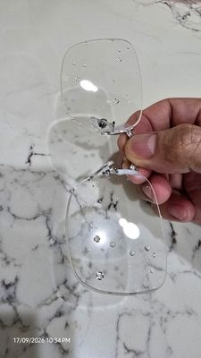 Mình bị cận nên xem phim ko nét nên múc sọp pe cái kính cận 1 độ về phá ra chỉ để lại thành phần...