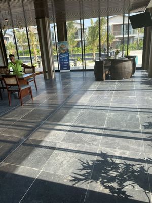 Đá xanh đen mài hone – Vẻ đẹp trầm sang cho công trình hiện đại