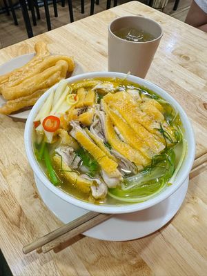 Ăn sáng thứ 5, phở gà đặc biệt