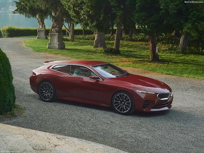 BMW Speedtop, kiểu dáng shooting brake. Động cơ V8. Số lượng 70 chiếc. Giá 430.000 USD.