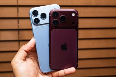 iPhone 18 Pro giấu Face ID dưới màn hình bằng cách giảm một nửa mật độ điểm ảnh rồi tăng sáng bù lại