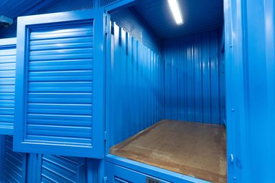 Có ai cần cất đồ vào kho MyStorage không????