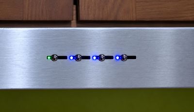 Mất công fix mạch thế là khôi phục cả nút nhấn, vốn là nút nhựa chữ nhật đã bong vỡ từ lâu (cái...