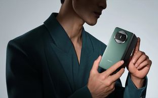 Huawei Mate X3 chính thức: mỏng hơn, nhẹ hơn, tiêu chuẩn chống nước IPX8…