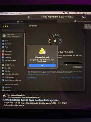 Mọi người cho em hỏi tình trạng macbook pro 2017 của em như này là sao ạ. Em đăng nhập id apple...