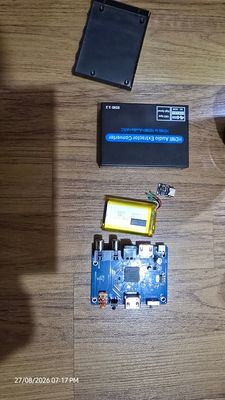 Phẫu thuật ko khó nhưng sờ chip thấy nhiệt hơi cao so với việc gắn cục pin vào sát đó.