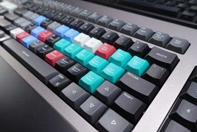 resize_tinhte_black_magic_design_keyboard (8).JPG