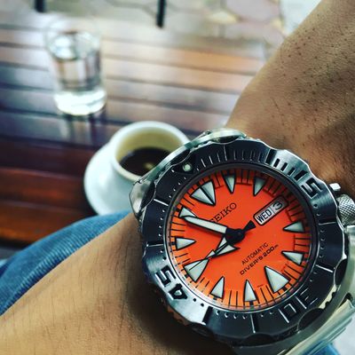 Review Đồng hồ Seiko Orange Monster gen 2