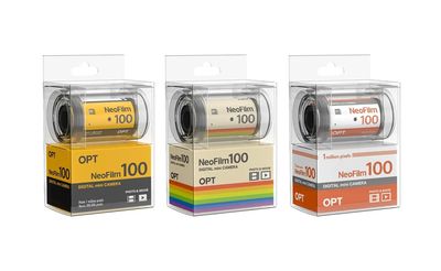 OPT NeoFilm 100: Móc khoá hình cuộn phim, chụp được hình, giá chừng 40 USD