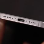 Apple Store ở Trung Quốc cảnh báo sử dụng iPhone 15 với cáp USB-C của điện thoại Android