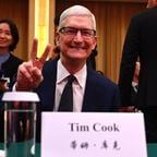 Tim Cook cho rằng Trung Quốc dẫn đầu sản xuất nhờ chuyên môn, không phải chi phí lao động rẻ