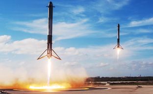 SpaceX đánh dấu lần hạ cánh thứ 300 của tên lửa đẩy Falcon