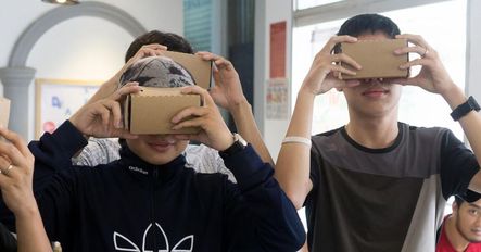 VR