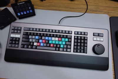 resize_tinhte_black_magic_design_keyboard (1).JPG