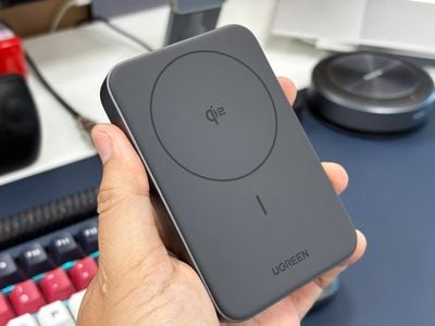 Ugreen Qi2 10.000mAh, hỗ trợ sạc không dây 15W cho iPhone, hỗ trợ sạc có dây in-out đều 30W.