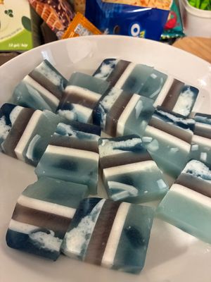 Rau cau bóng đêm, mời anh em cùng ăn.