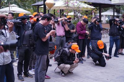 Anh chị em tham dự Workshop chụp ảnh áo dài và gốm ở Hà Nội quá đông đúc luôn! :D