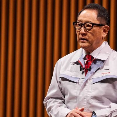 Chủ tịch Akio Toyoda: 1 chiếc xe điện tạo ra khí thải tương đương 3 xe hybrid