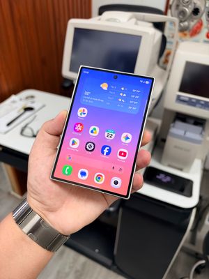 Chữ nhật cân đối, D bất đối xứng.