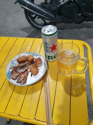 Hết việc làm vài lon