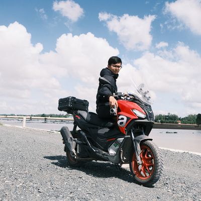 Chia sẻ về khả năng chạy địa hình xấu, "off-road" với Aprilia SR GT 200