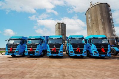 Tỷ phú Trần Đình Long đầu tư vào xe điện