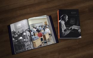 Shift Happens: Bộ sách ảnh tuyệt đẹp về lịch sử bàn phím, bán ra trong tháng 10