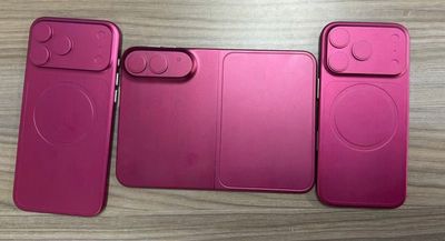 Giờ coi lại hình leak mấy tháng trước mới để ý, có thể iPhone gập sẽ không có MagSafe