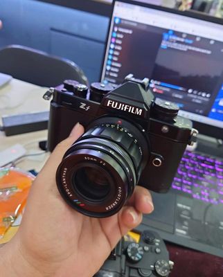 fUJIFILM ZF.jpg