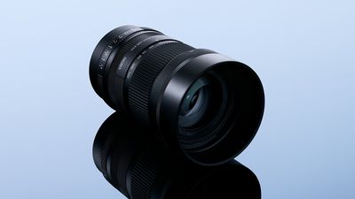 Sigma mở bán ống tele 50-120mm f/2.8 cho máy crop: quy đổi 75-180mm, nặng chỉ 390g, giá 799 USD