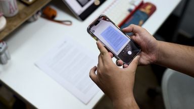 Dùng iPhone scan tài liệu ngon lành, đừng xài app khác nữa